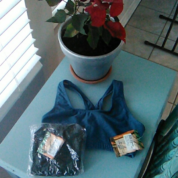 Sold! Brand new bra bundle kerrit sports top - Picture 1 of 8